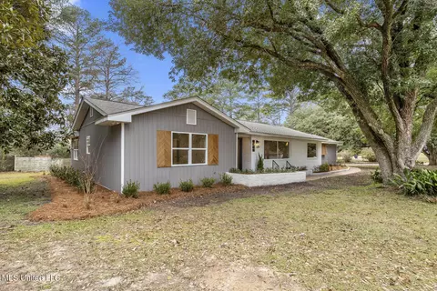 1457 Douglass Dr, Jackson, MS 39211 photo 3