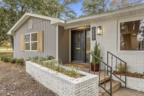 1457 Douglass Dr, Jackson, MS 39211