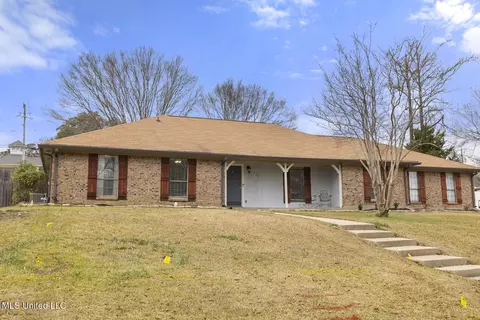 1203 Dartmoor Dr, Clinton, MS 39056