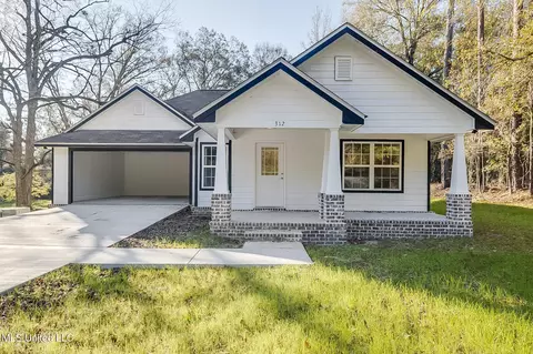312 W W Pearl Ave, Wiggins, MS 39577