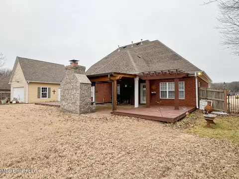 Exterior - 1579 Ivy Dr, Hernando, MS 38632 photo 3 of 13