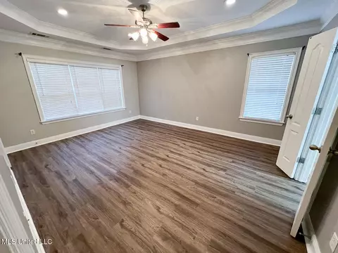 Living - 1579 Ivy Dr, Hernando, MS 38632 photo 5 of 6