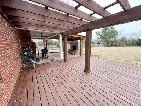 Exterior - 1579 Ivy Dr, Hernando, MS 38632 photo 9 of 13