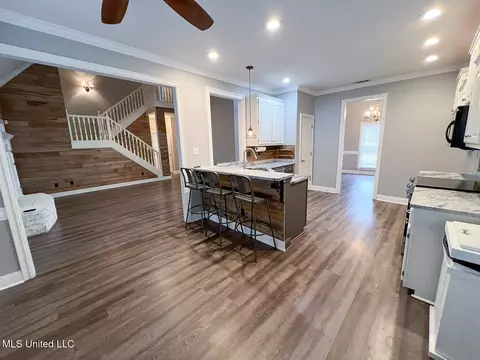 Entry Way - 1579 Ivy Dr, Hernando, MS 38632 photo 1 of 1