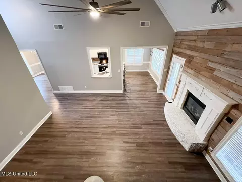 Living - 1579 Ivy Dr, Hernando, MS 38632 photo 4 of 6