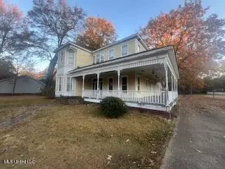 124 Panola Ave, Batesville, MS 38606