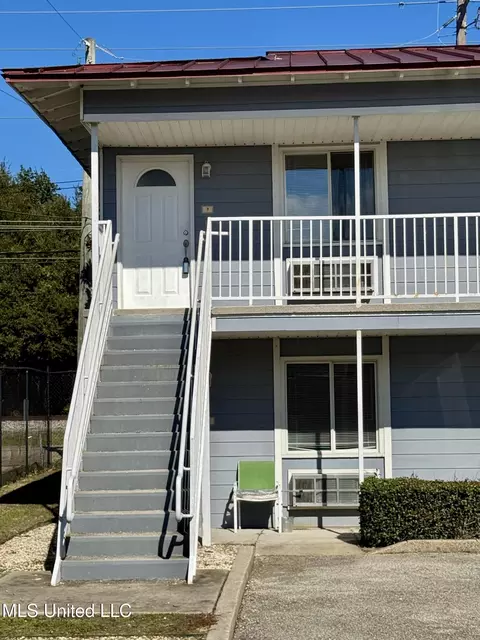 1664 Beach Apt 01 Blvd #1, Biloxi, MS 39531