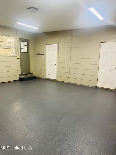 Other - 5555 Wayneland Dr, Jackson, MS 39211 photo 3 of 6