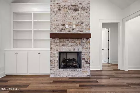 Living - 218 Bronson Bnd, Flowood, MS 39232 photo 2 of 2