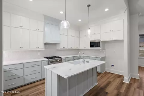 Kitchen - 218 Bronson Bnd, Flowood, MS 39232 photo 2 of 2
