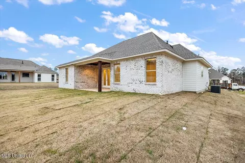 Exterior - 218 Bronson Bnd, Flowood, MS 39232 photo 5 of 7