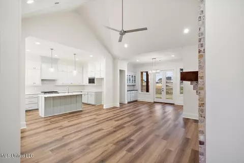 Entry Way - 218 Bronson Bnd, Flowood, MS 39232 photo 2 of 7