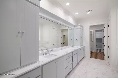 Entry Way - 218 Bronson Bnd, Flowood, MS 39232 photo 5 of 7