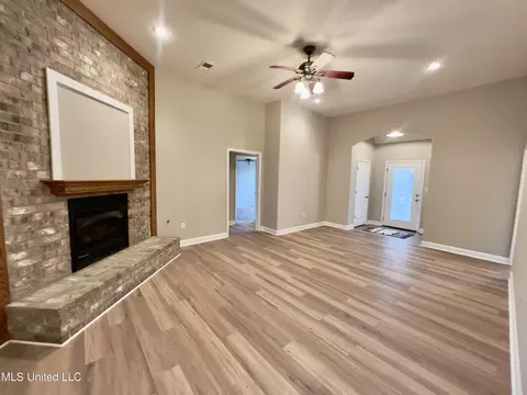 63 Moore Loop, Byhalia, MS 38611 photo 3