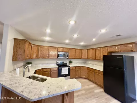 63 Moore Loop, Byhalia, MS 38611 photo 7
