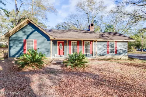 101 N Dorothy St, Wiggins, MS 39577