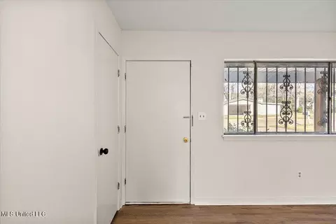 Entry Way - 1399 Dorgan St, Jackson, MS 39204 photo 1 of 2