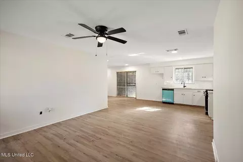 Living - 1399 Dorgan St, Jackson, MS 39204 photo 1 of 3