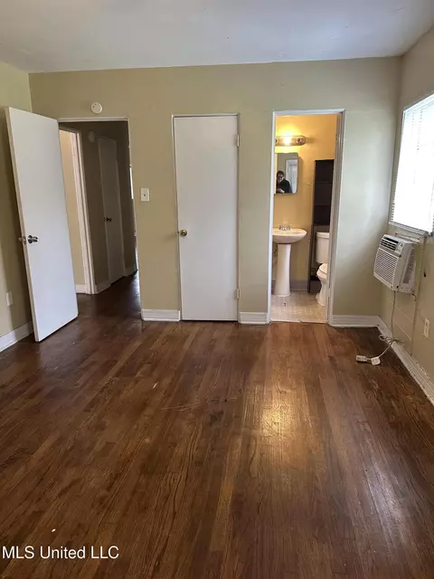 Bedroom - 405 Meadow Moss Rd, Jackson, MS 39206 photo 2 of 4