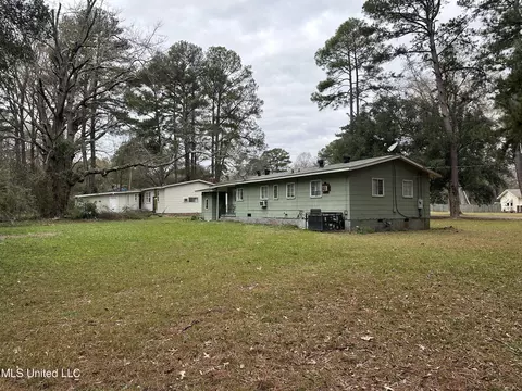 Exterior - 405 Meadow Moss Rd, Jackson, MS 39206 photo 1 of 6