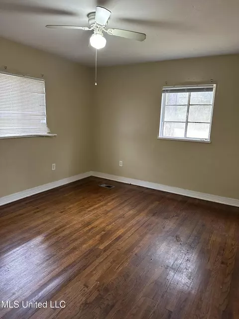 Bedroom - 405 Meadow Moss Rd, Jackson, MS 39206 photo 1 of 4