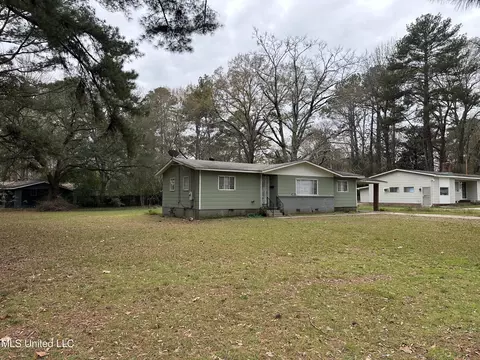 Exterior - 405 Meadow Moss Rd, Jackson, MS 39206 photo 3 of 6