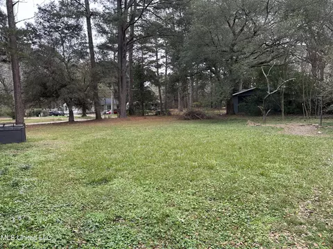 Exterior - 405 Meadow Moss Rd, Jackson, MS 39206 photo 4 of 6