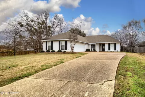 136 Evergreen Way, Flowood, MS 39232