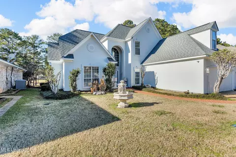 2150 W Fairway Dr, Brandon, MS 39047