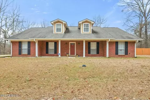 413 Siver Creek Drive Dr, Vicksburg, MS 39180