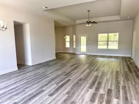 6256 Emerald Lake Dr, Biloxi, MS 39532 photo 4