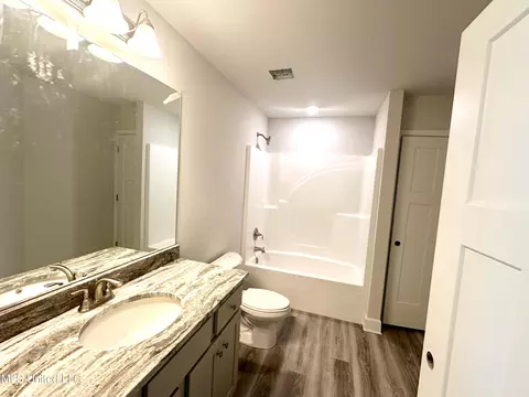6256 Emerald Lake Dr, Biloxi, MS 39532 photo 11