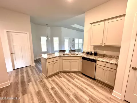 6256 Emerald Lake Dr, Biloxi, MS 39532 photo 7