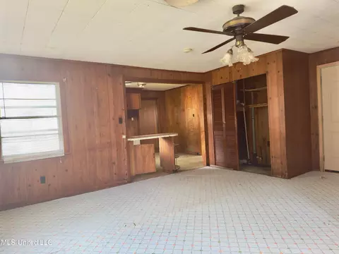 Living - 2161 Ludlow Ave, Jackson, MS 39213 photo 4 of 4