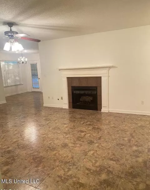 1860 N Timber Way, Hernando, MS 38632 photo 7