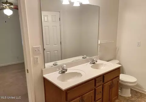 1860 N Timber Way, Hernando, MS 38632 photo 13