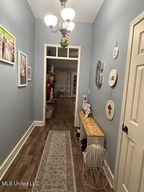 Entry Way - 505 Pear Orchard Dr, Brandon, MS 39042 photo 2 of 2