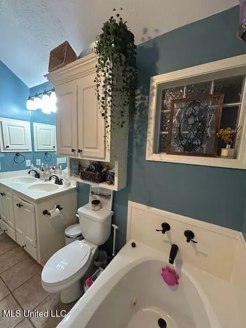 Bath - 505 Pear Orchard Dr, Brandon, MS 39042 photo 1 of 5