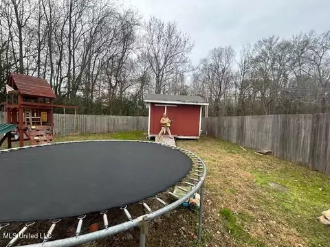 Exterior - 505 Pear Orchard Dr, Brandon, MS 39042 photo 6 of 6