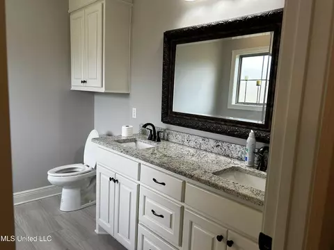 Bath - 1035 Driftwood Rd, Summit, MS 39666 photo 1 of 4