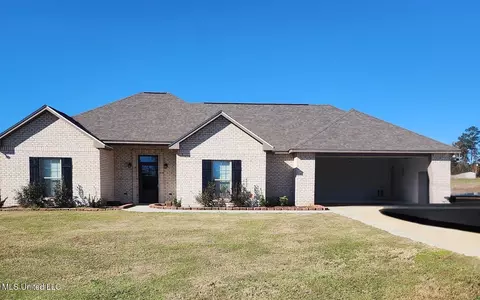 1035 Driftwood Rd, Summit, MS 39666