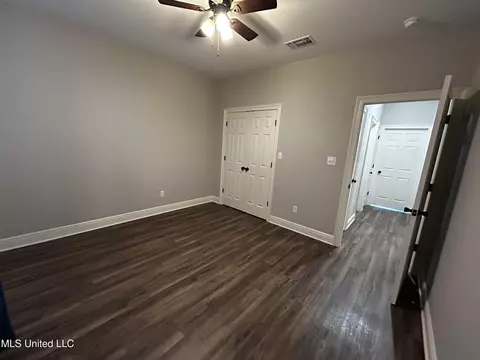 Bedroom - 1035 Driftwood Rd, Summit, MS 39666 photo 3 of 4