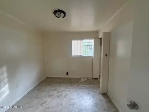 Bedroom - 5328 Queen Christina Ln, Jackson, MS 39209 photo 6 of 6
