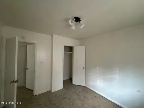 Bedroom - 5328 Queen Christina Ln, Jackson, MS 39209 photo 5 of 6