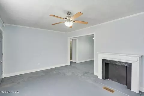 Living - 220 Stonewall St, Jackson, MS 39216 photo 4 of 4