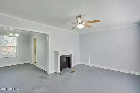 Living - 220 Stonewall St, Jackson, MS 39216 photo 1 of 4