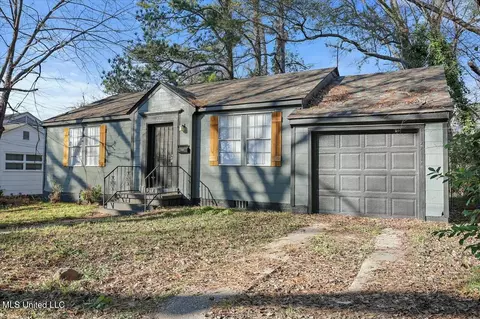 Exterior - 220 Stonewall St, Jackson, MS 39216 photo 3 of 7