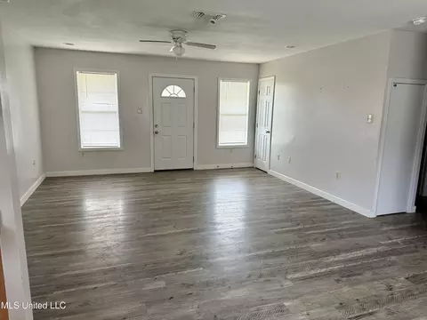Living - 112 Adams Ave, Magee, MS 39111 photo 1 of 3