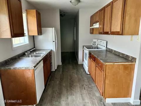 Entry Way - 112 Adams Ave, Magee, MS 39111 photo 1 of 1
