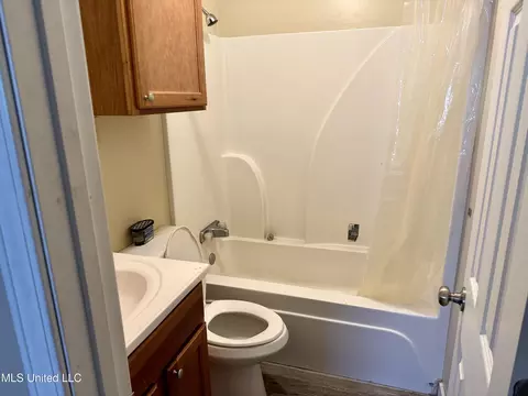 Bath - 112 Adams Ave, Magee, MS 39111 photo 1 of 3